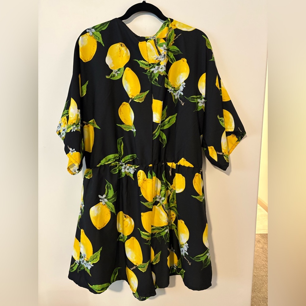 Boohoo XXL Lemon print romper. Size 18.
